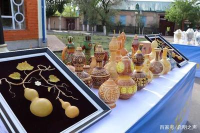 伊寧市六星街文創小集市 品味美食與手工藝品，發現城市文化新魅力